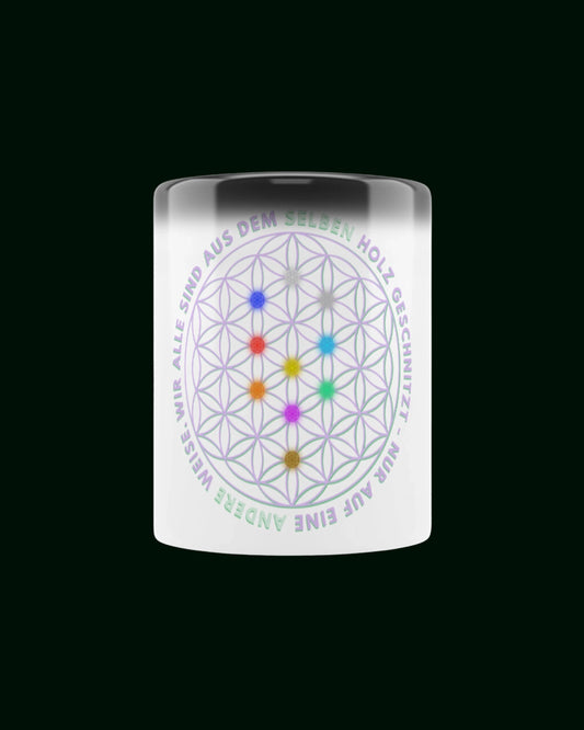 Zaubertasse offenbart Blume des Lebens beim befüen mit einem Heißgetränk