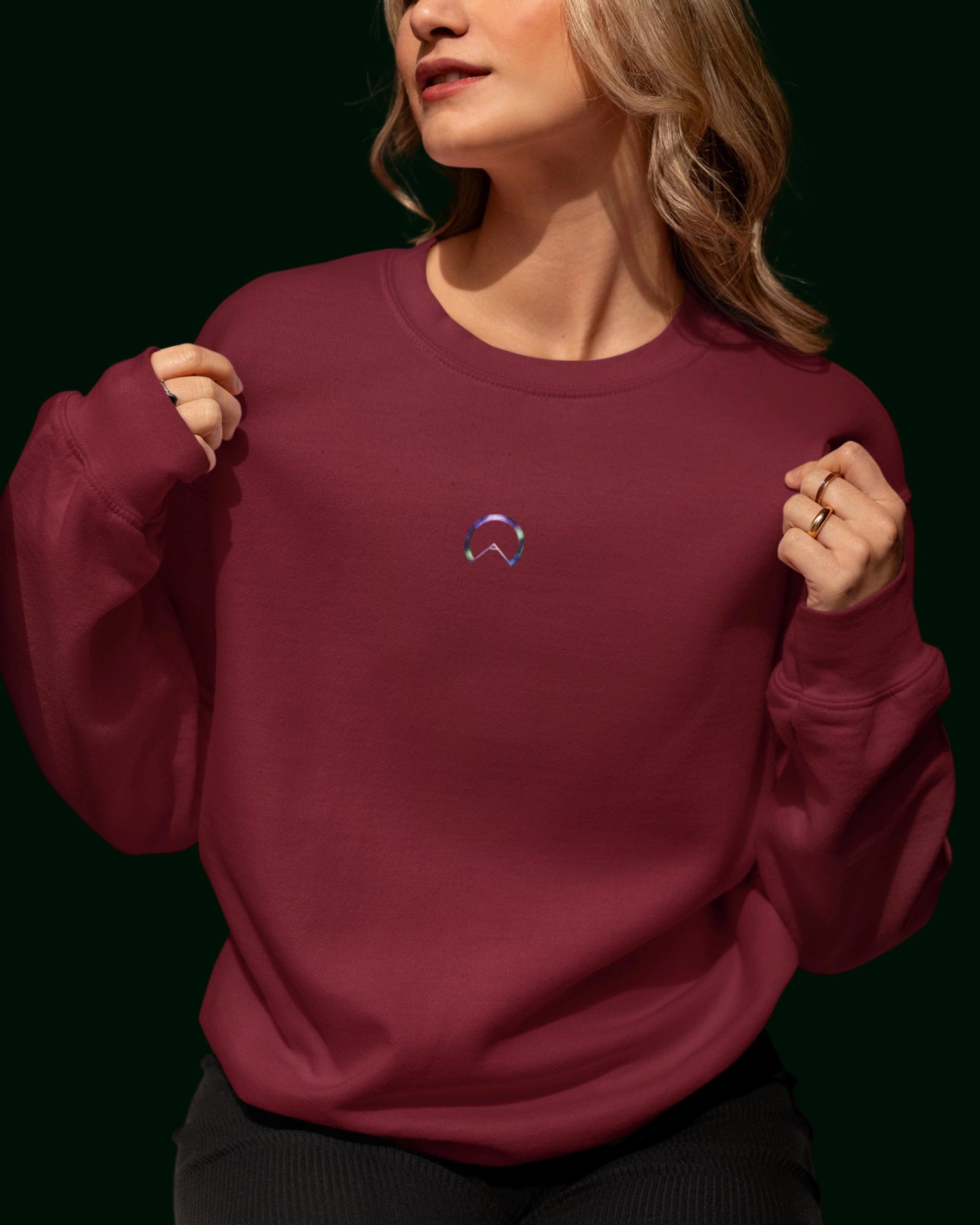 Weinrotes (Burgunder) Sweatshirt (Pullover) aus 85% Bio-Baumwolle mit der Blume des Lebens auf dem Rücken & alphaiomega auf der Brust